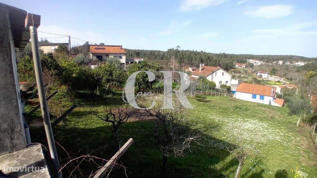 Moradia em pedra em Figueiró dos Vinhos com terreno e poço de água-35