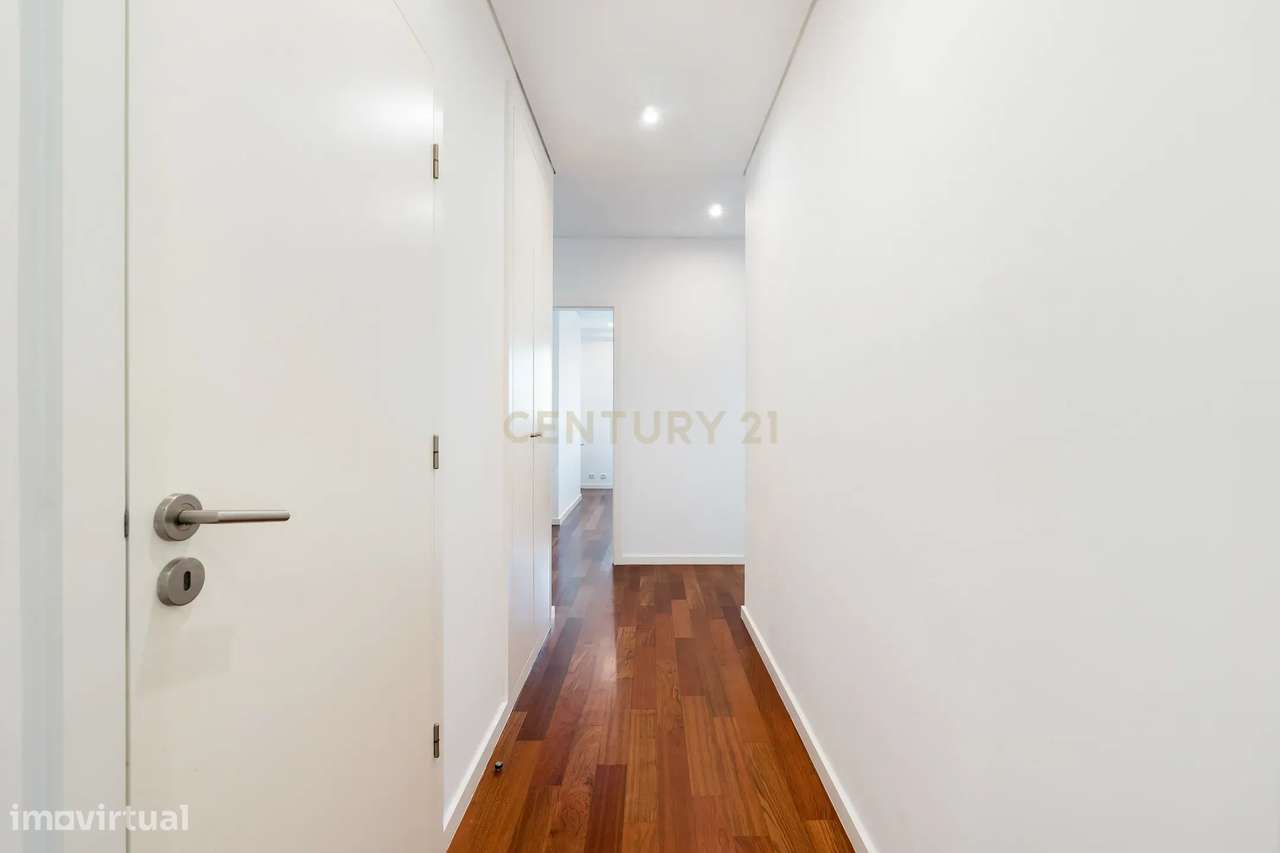 Fantástico Apartamento T3  | 212m² | Bessa | Boavista-19