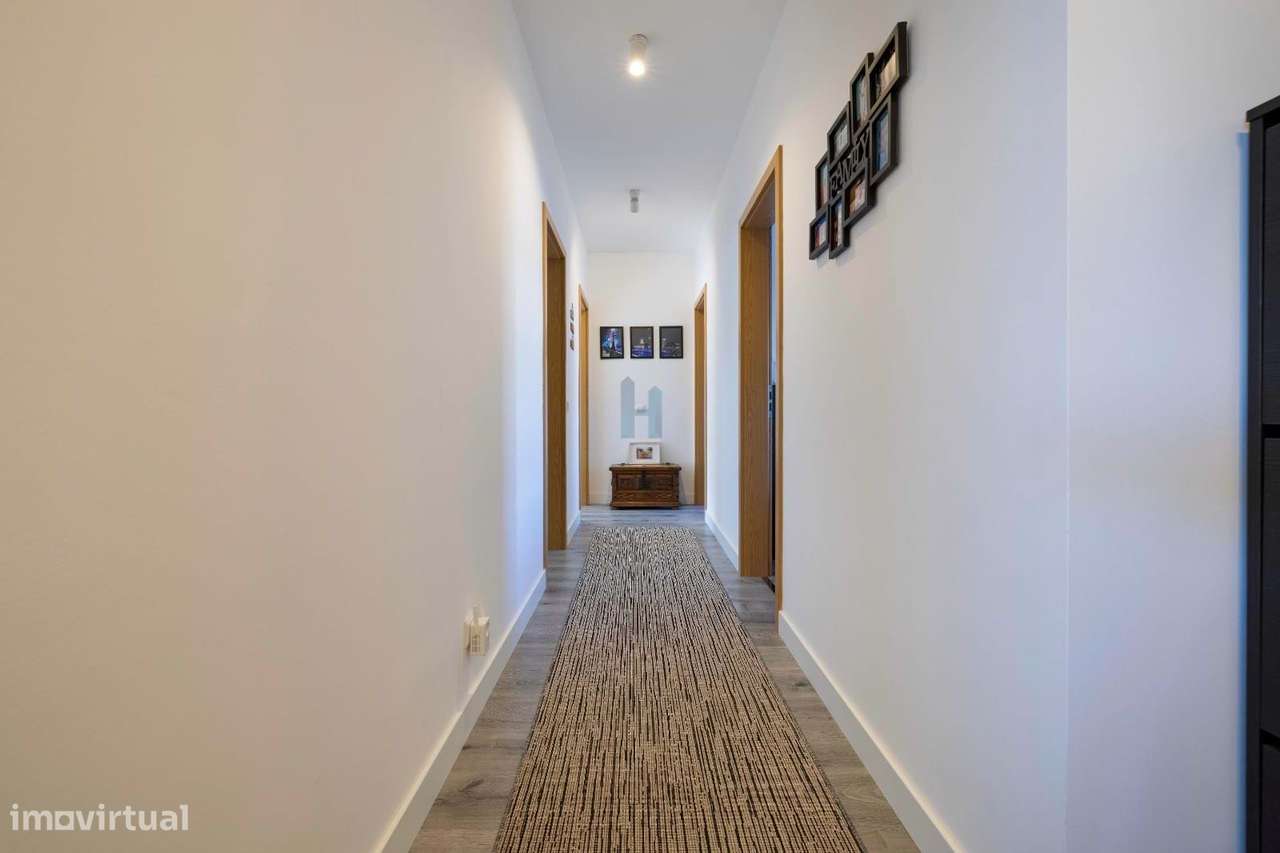 Penthouse T3 com garagem e arrecadação na Praia da Rocha - Grande imagem: 3/17