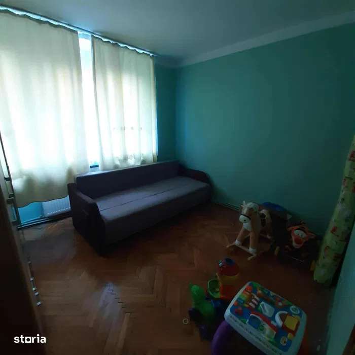 Apartament 3 camere, 70 mp,  Etaj 1/4 – Micro 16, Universului colt c - Imagine principală: 3/8