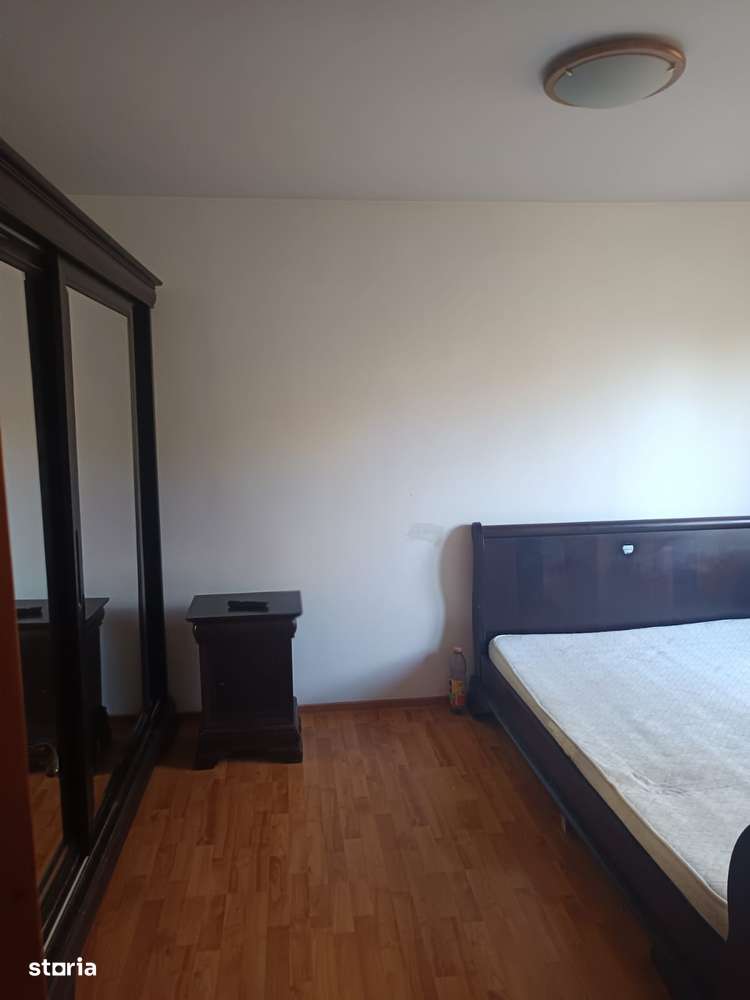 Apartament cu 2 camere, semidecomandat - Podul de Piatră-1