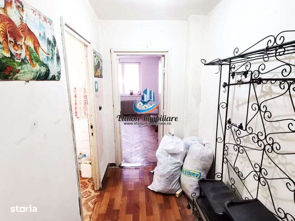 Apartament 4 camere semidecomandat, etaj 6, Maratei Piatra Neamt-4