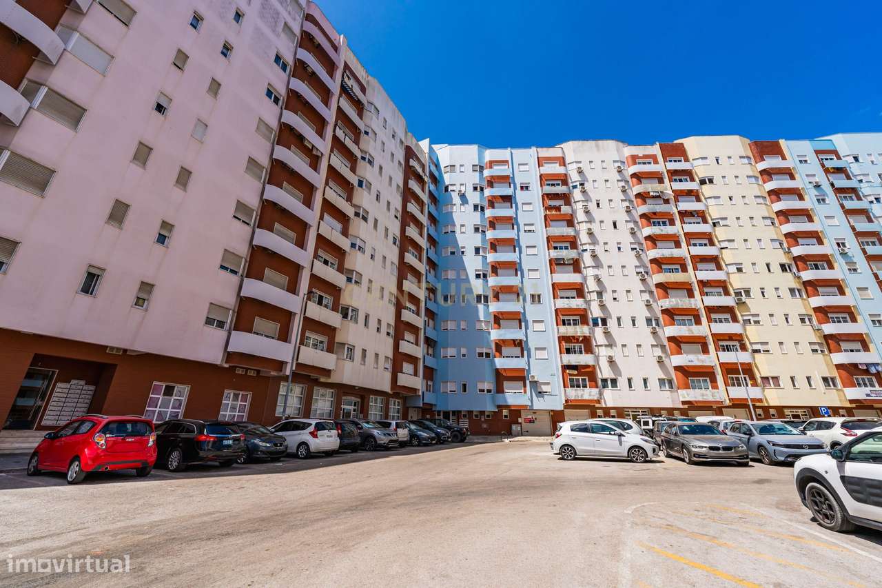 Apartamento T3 em Santa Marta do Pinhal / Corroios / Seixal.-29