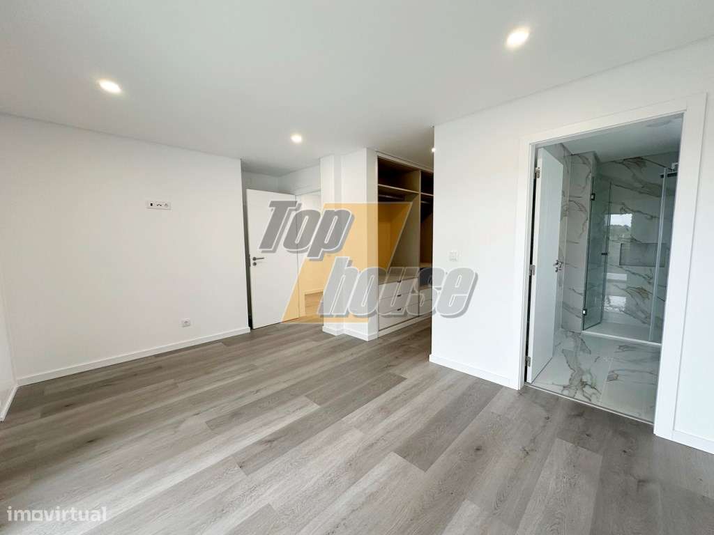 Moradia Isolada T4 Sobreda-22