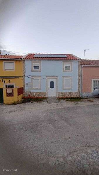 Vivenda T2 em Alfeizerão , localizada em zona sossegada. - Grande imagem: 4/4