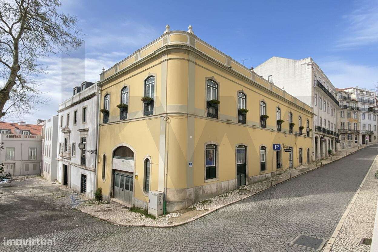 Prédio com elevado potencial de investimento, junto à Sé. - Grande imagem: 1/30