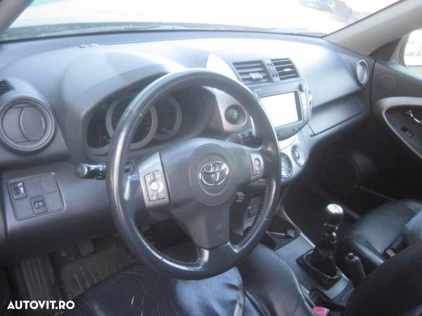 Dezmembrez Toyota RAV 4 ,2.2 D ,an 2007 , tip motor 2AD FHV - 6