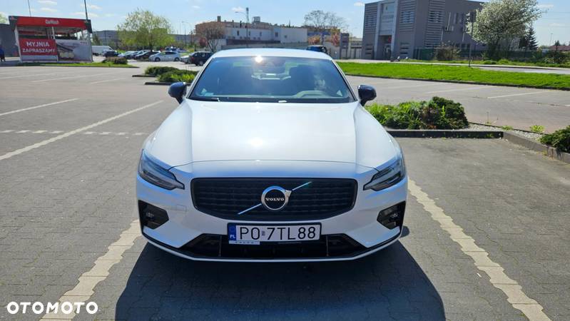 Volvo S60 B4 B R-Design - 2