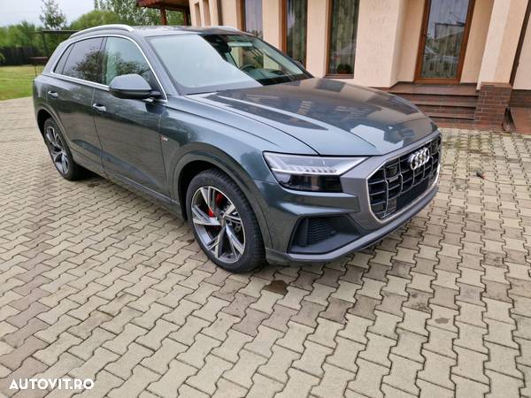 Audi Q8 - 18