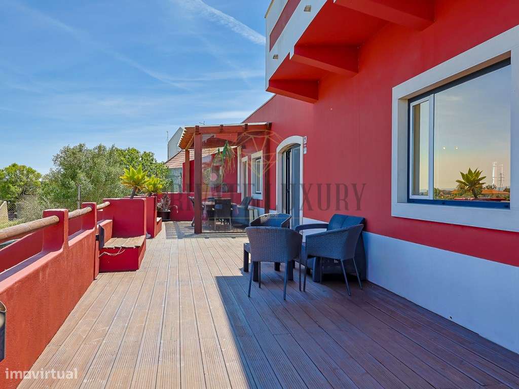 Moradia T5 com vista panorâmica para o Rio Tejo e Lisboa - Grande imagem: 5/44