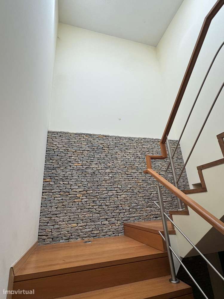 Moradia T5 com piscina, garagem e vista mar em Ericeira-18