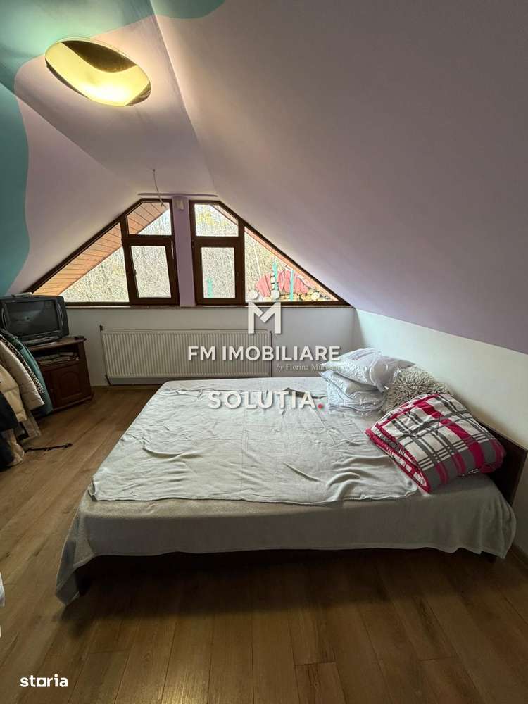 Casă de  vânzare cu vedere panoramică-18