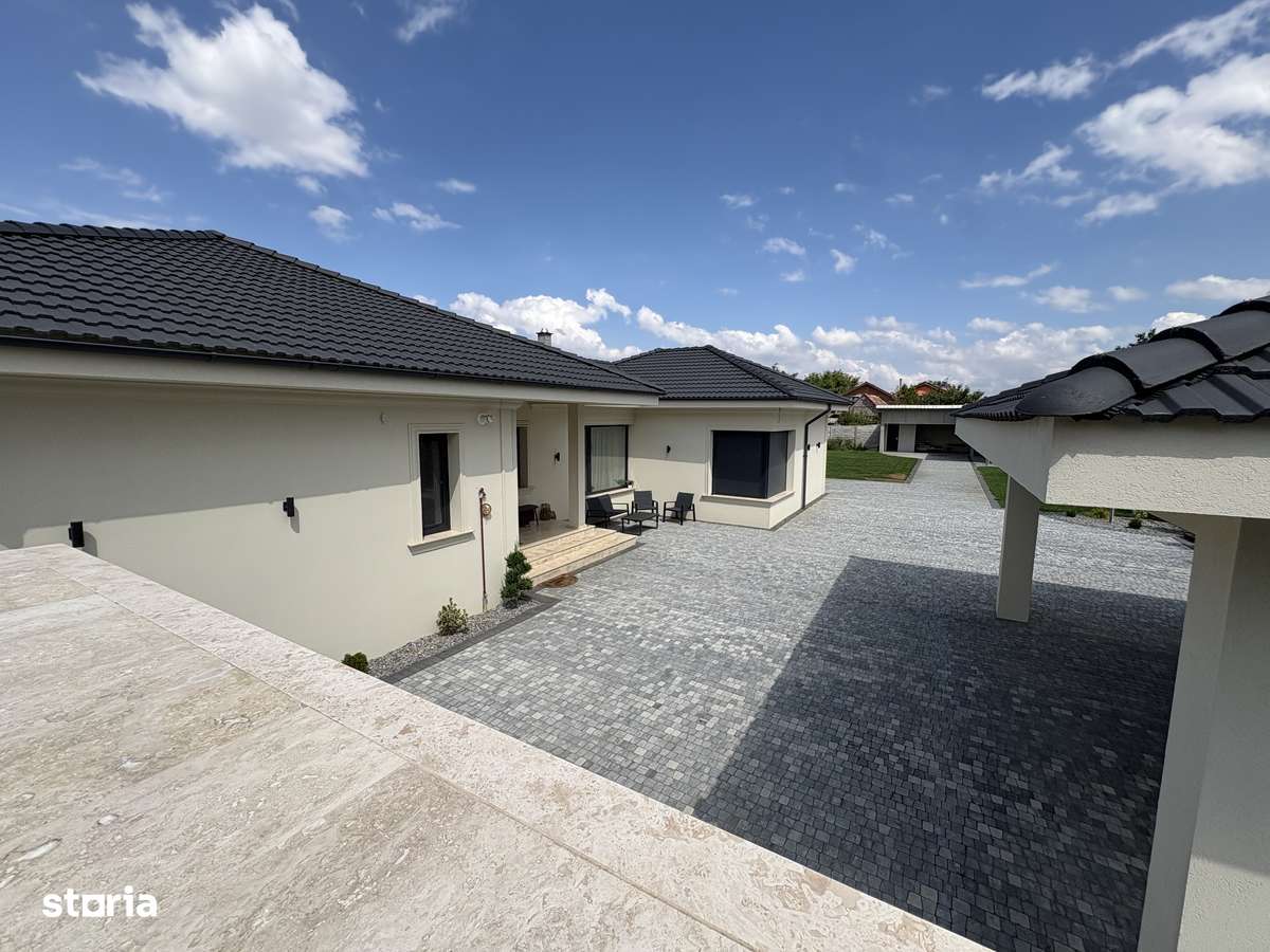 Casă De Vânzare La Cheie Bujac (sau schimb cu apartament + diferență) - Imagine principală: 5/18