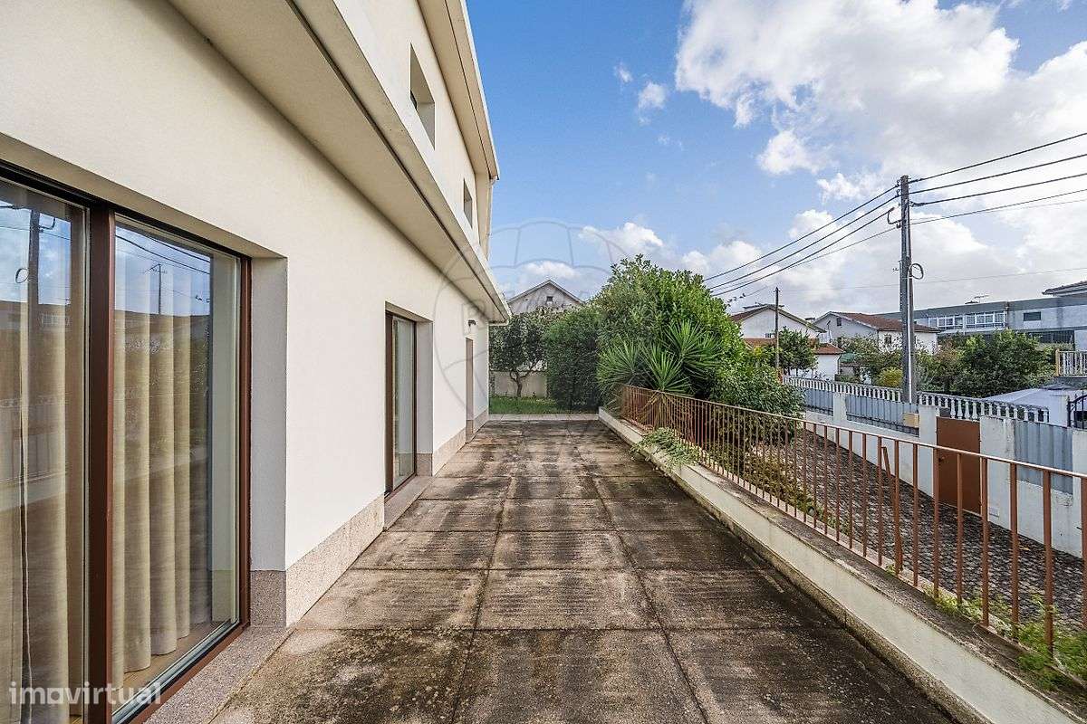 Moradia T4 para venda-3