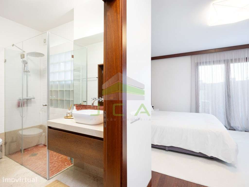 Excelente apartamento T4 com terraço e piscina-29
