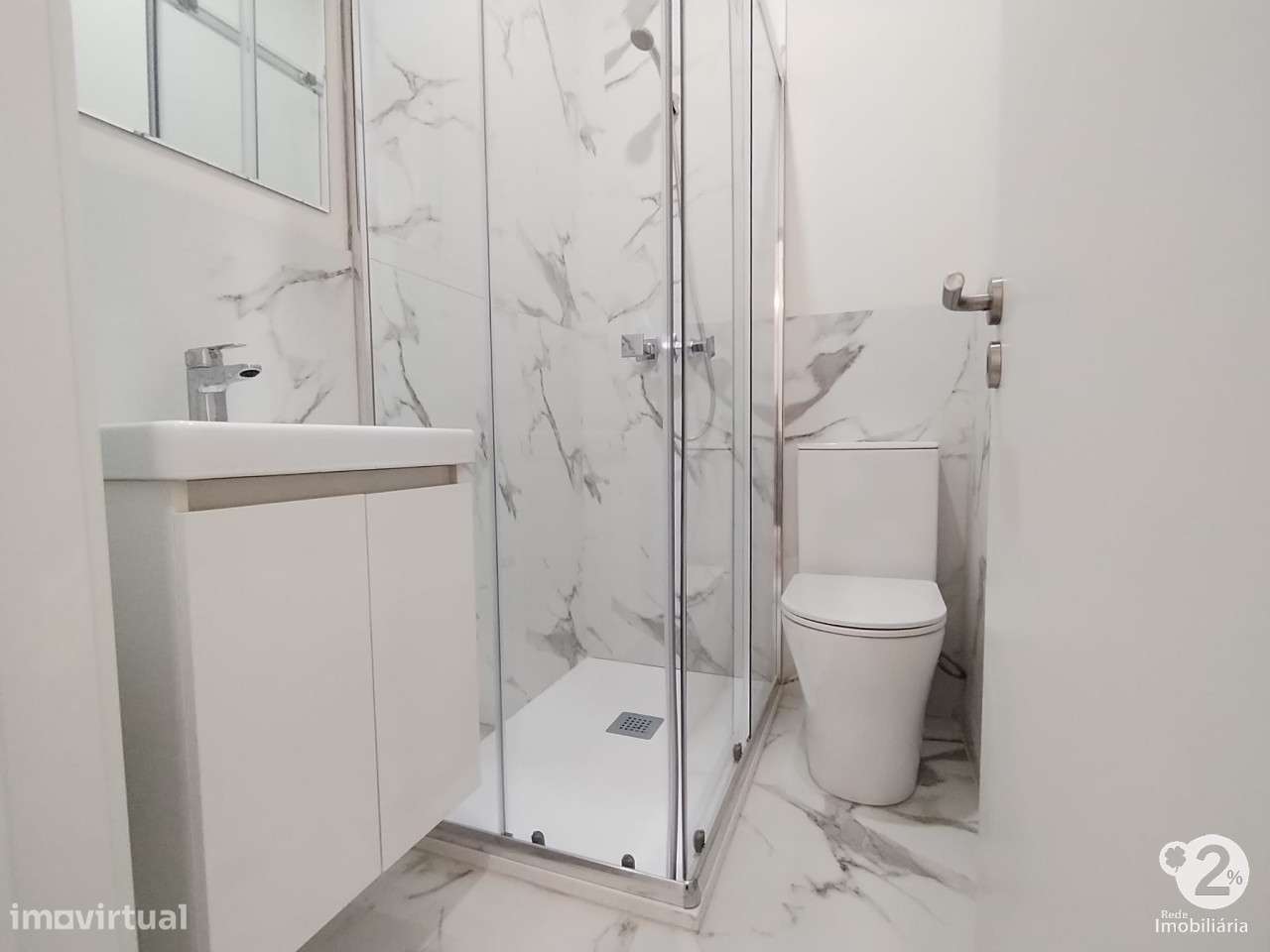 Apartamento T2 totalmente remodelado na Penha de França – pronto a...-12
