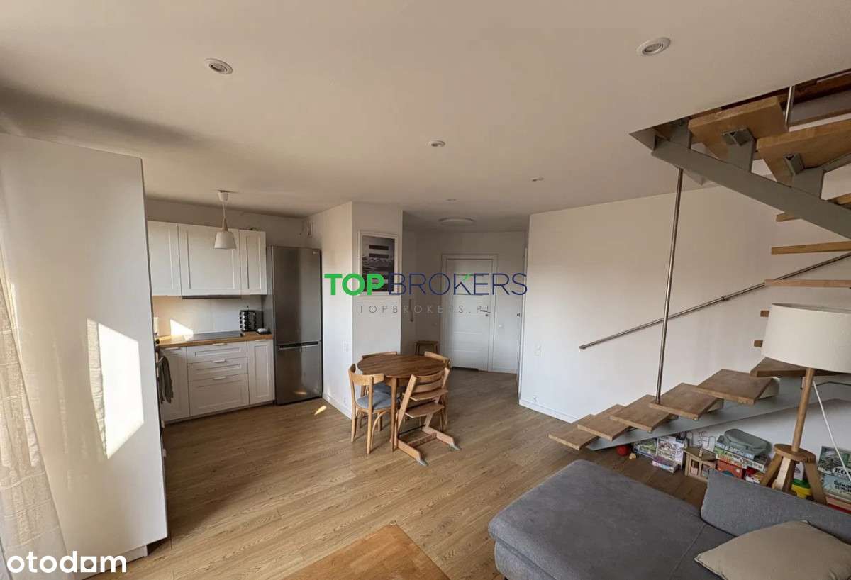 Przestronne trzy pokoje na dwóch poziomach-1