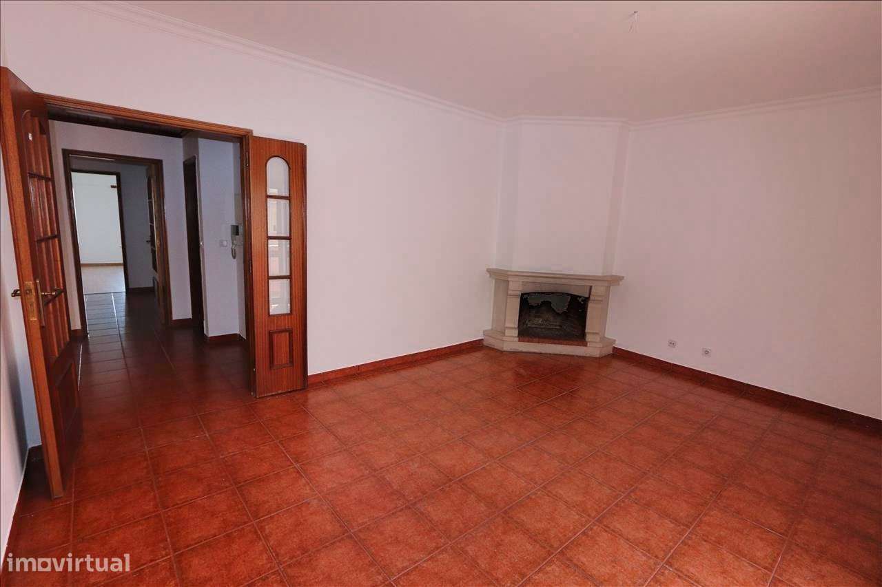 Apartamento T3 com 126 m² na Quinta do Conde.-1