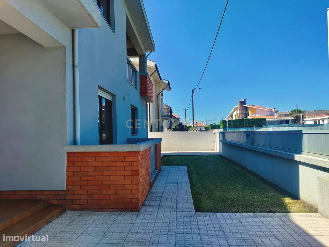 Moradia de 4 Frentes, com Excelente Zona Exterior e Garagem Fechada/Gi - Grande imagem: 5/19