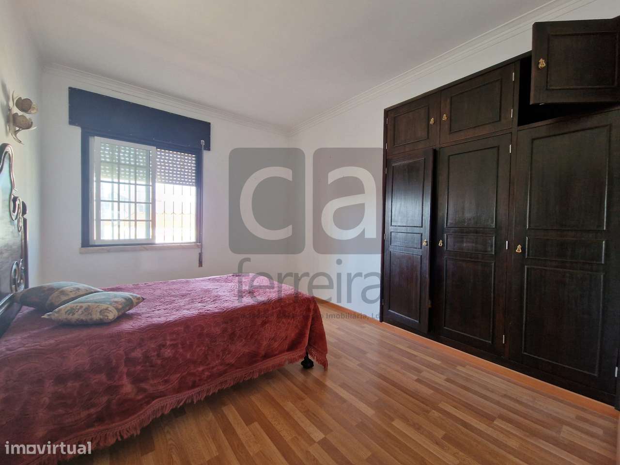 Moradia T3+1 no centro de Almeirim com garagem ampla e quintal-20