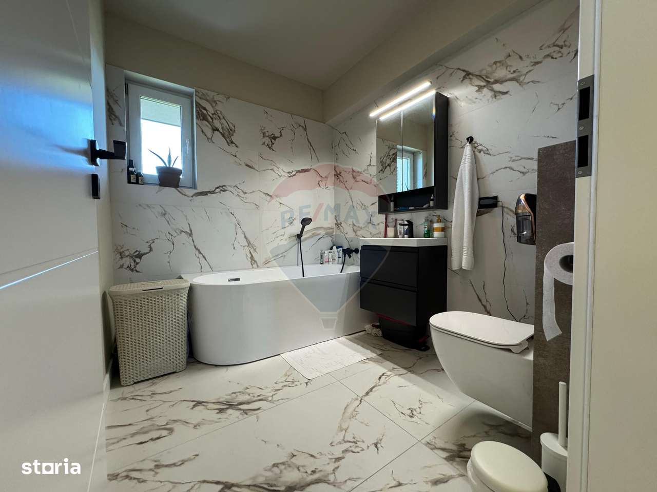 Vanzare apartament 3 camere Dobroesti - Imagine principală: 5/8