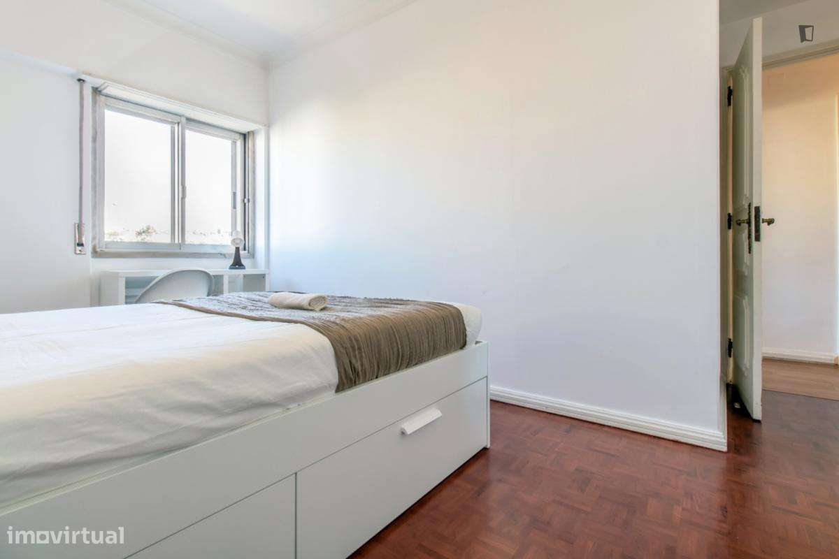 Quarto - localizado em Benfica Lisbon - Grande imagem: 5/10