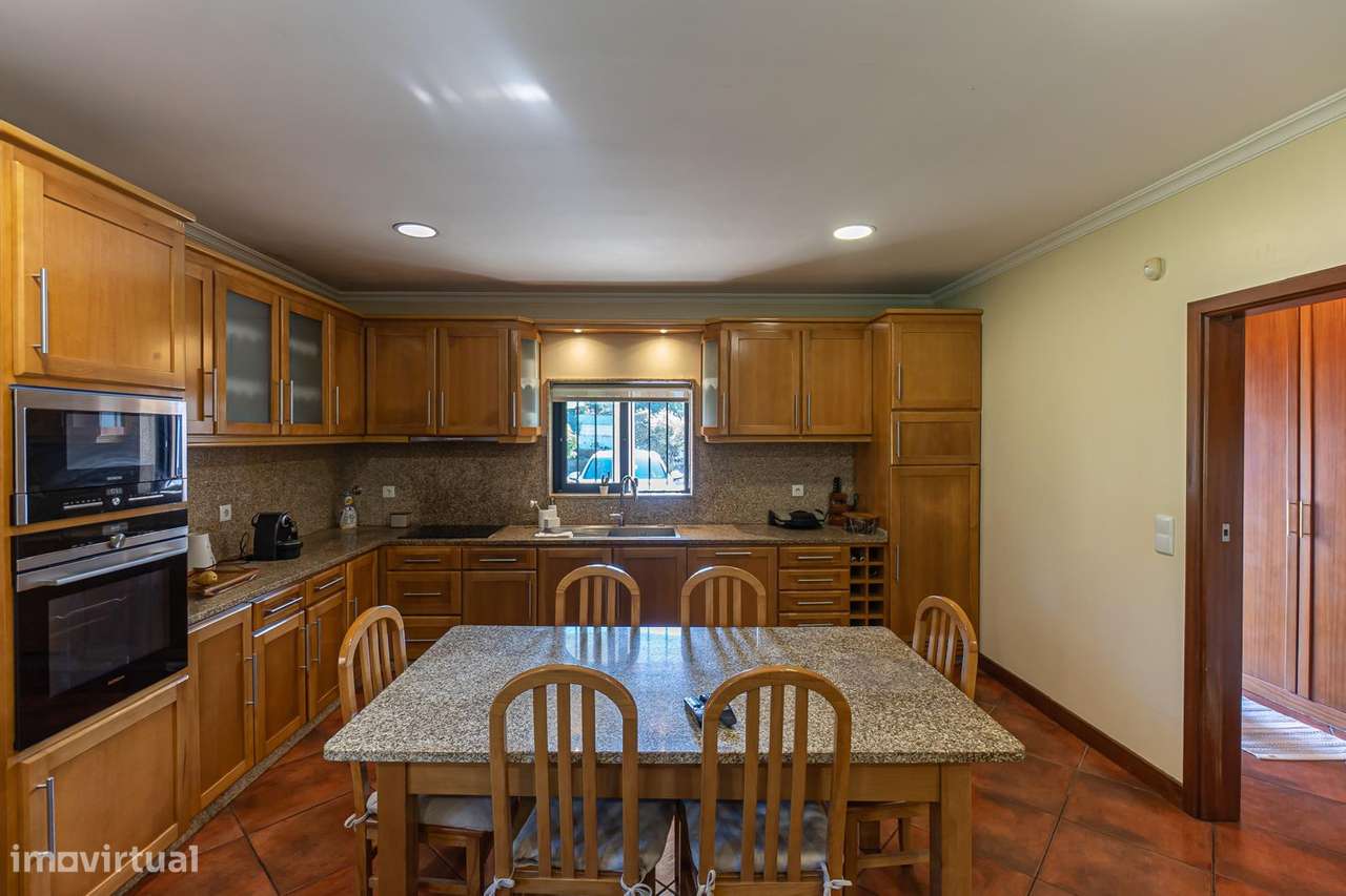 Quinta T4+1 , Moradia Térrea, 4.500 m² Terreno,  Privacidade Total-11