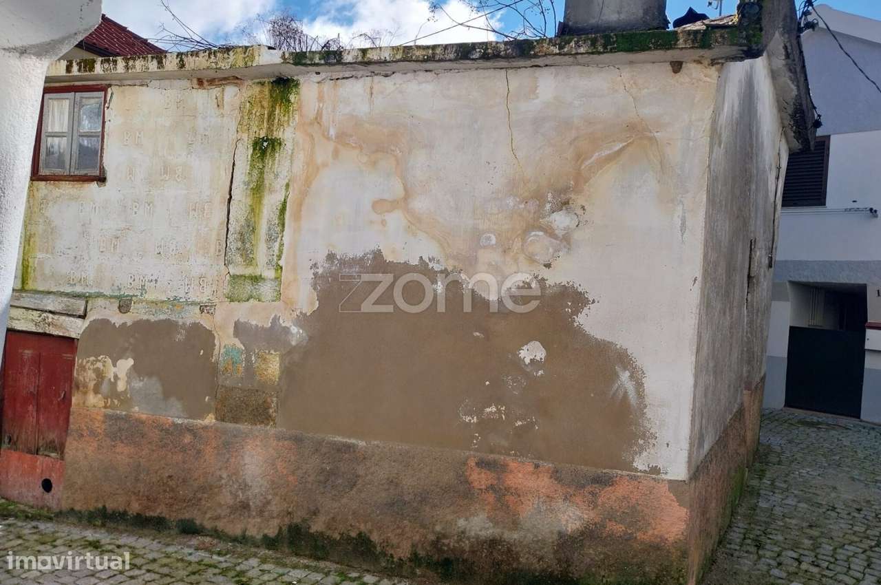 Reerguer com Estilo: Moradia T2 com Vista sobre Paços, Sabrosa-27