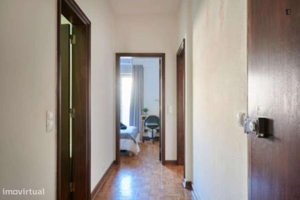 Quarto - localizado em Entrecampos Lisbon - Grande imagem: 3/7