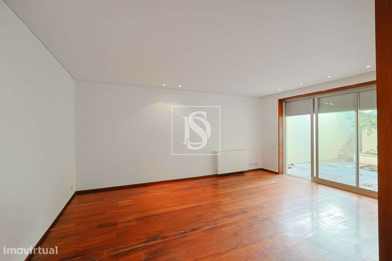 Moradia T3 individual com jardim e garagem na Póvoa de Varzim-17