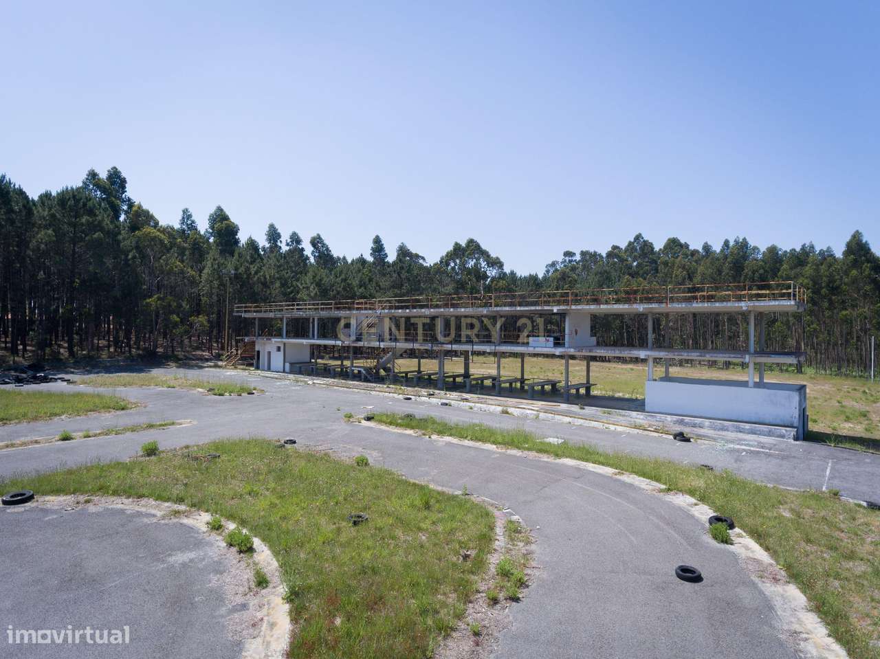 Terreno com 10.000 m2 - Grande imagem: 4/7