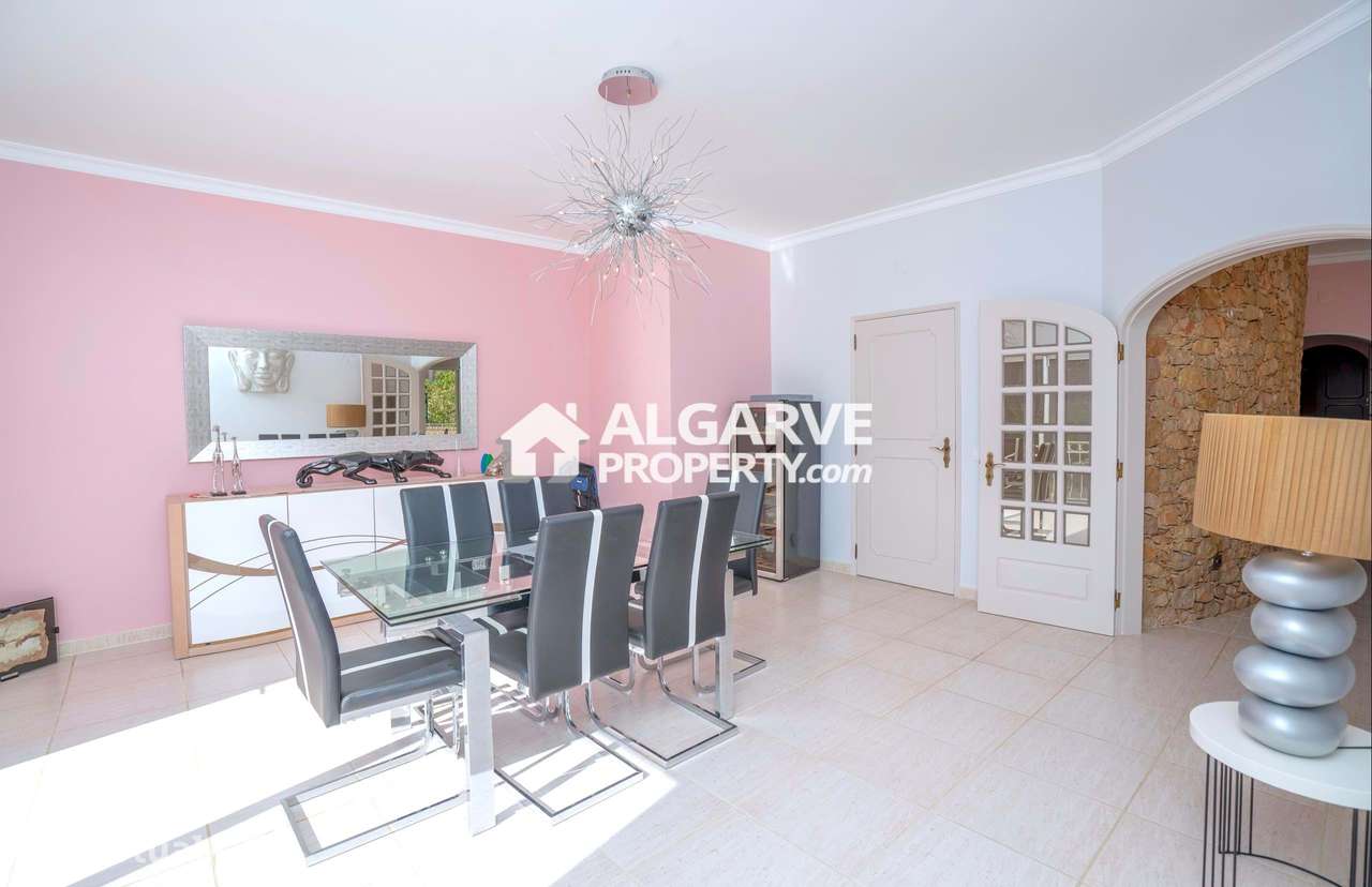 Moradia Isolada 4 quartos a 5 minutos do Golf da Quinta do Lago no Alg - Grande imagem: 5/56