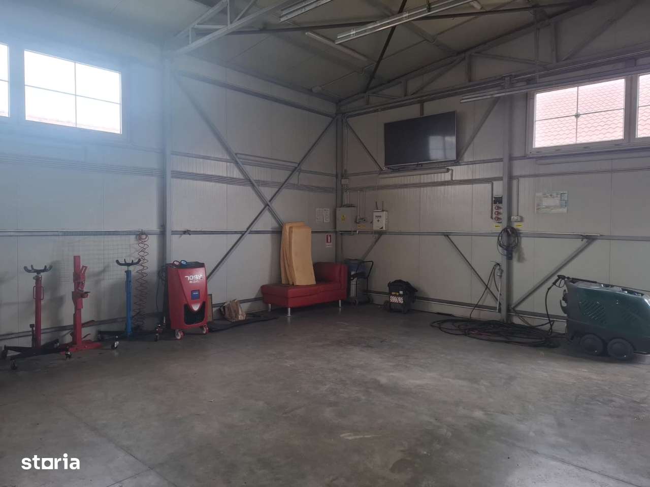 Inchiriez hala, Micalaca-Calea Radnei - Imagine principală: 3/3