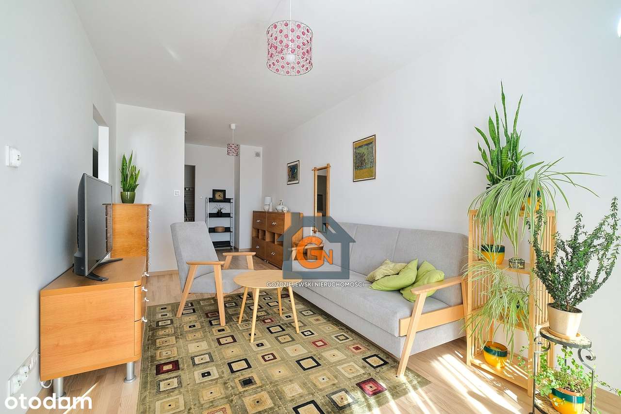 Sprzedam 4 pok mieszkanie o pow. 90m2 + miejsce parkingowe w garażu.-7