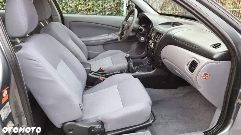 Nissan Almera II 1.8 Visia - 9