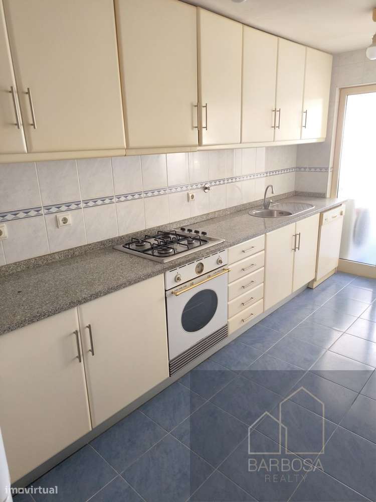 T3 (3 WC, 1 suite) com varanda, garagem e arrumos! Costa Cabral, Porto - Grande imagem: 4/23