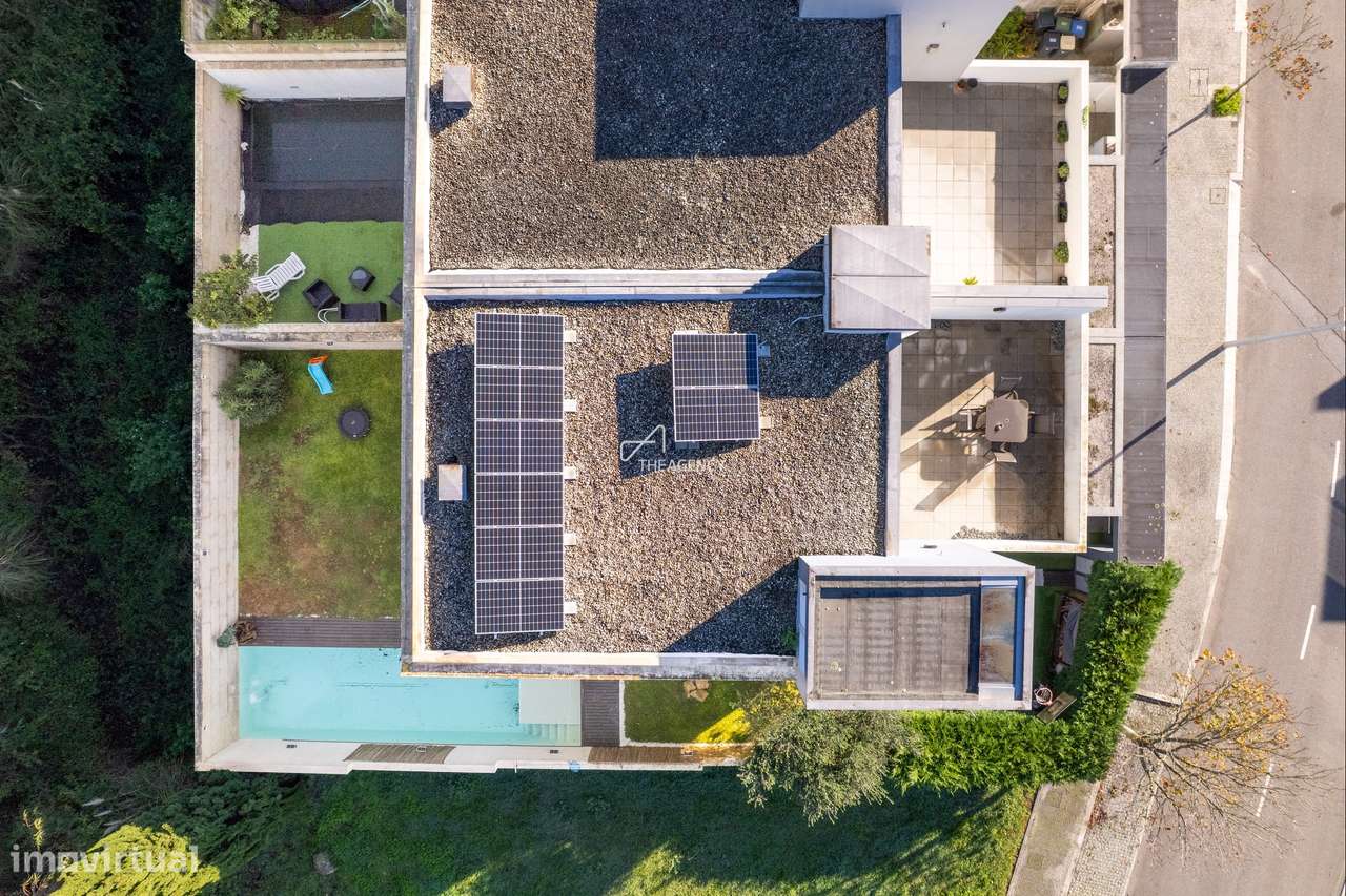 Moradia T3+1 de Luxo com Piscina, Painéis Solares e 348 m² em Castêlo - Grande imagem: 5/60