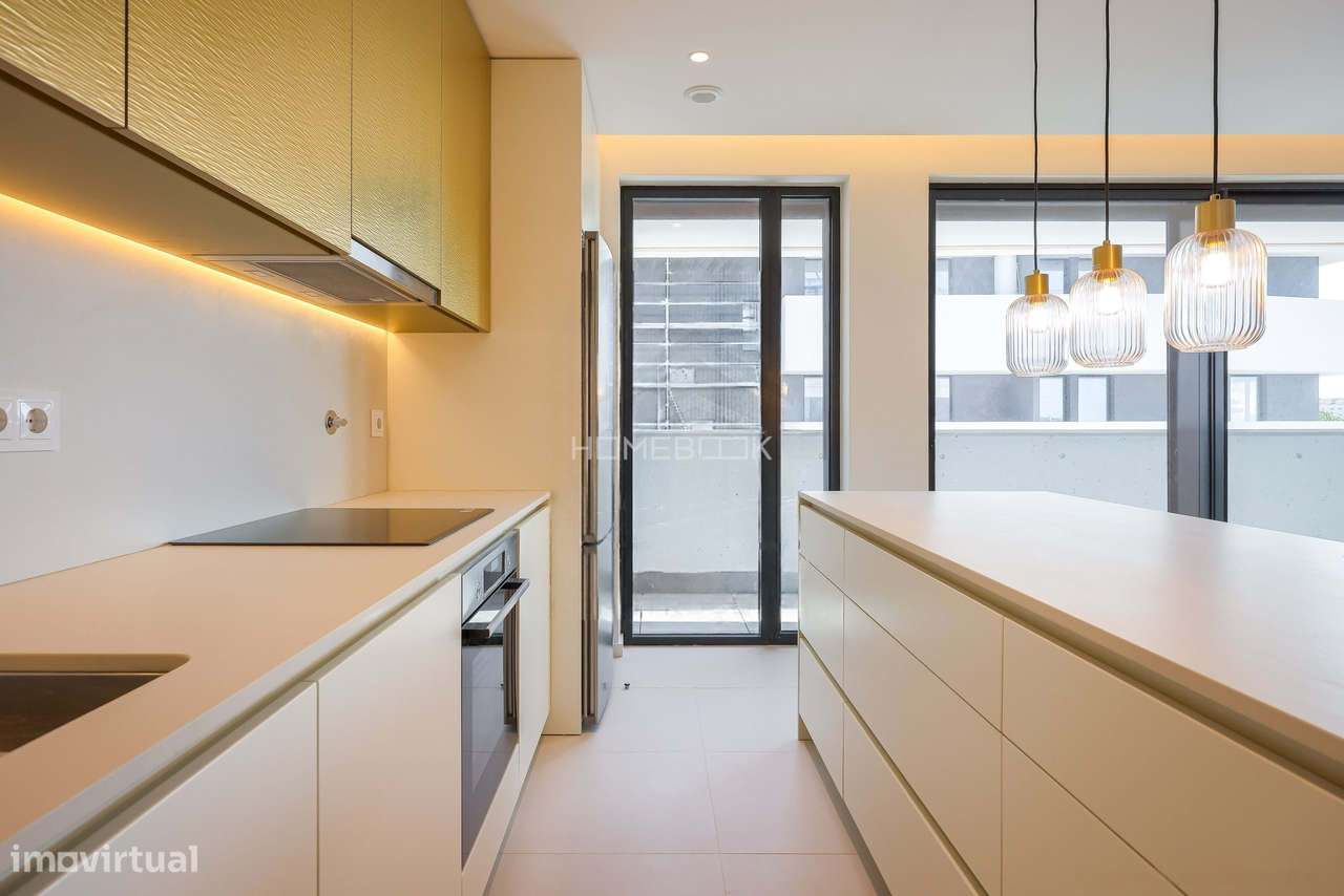 T2+1 de Design Moderno com Varanda | Localização Privilegiada - Grande imagem: 4/24