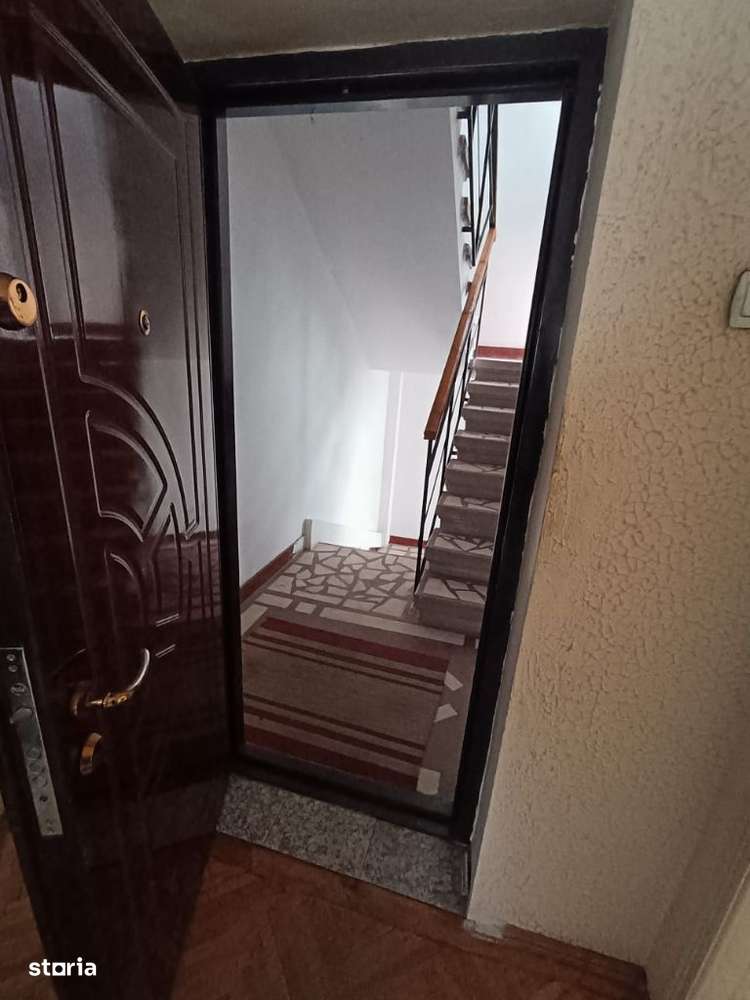 Apartament 3 camere, etaj 1, str. Praga-7