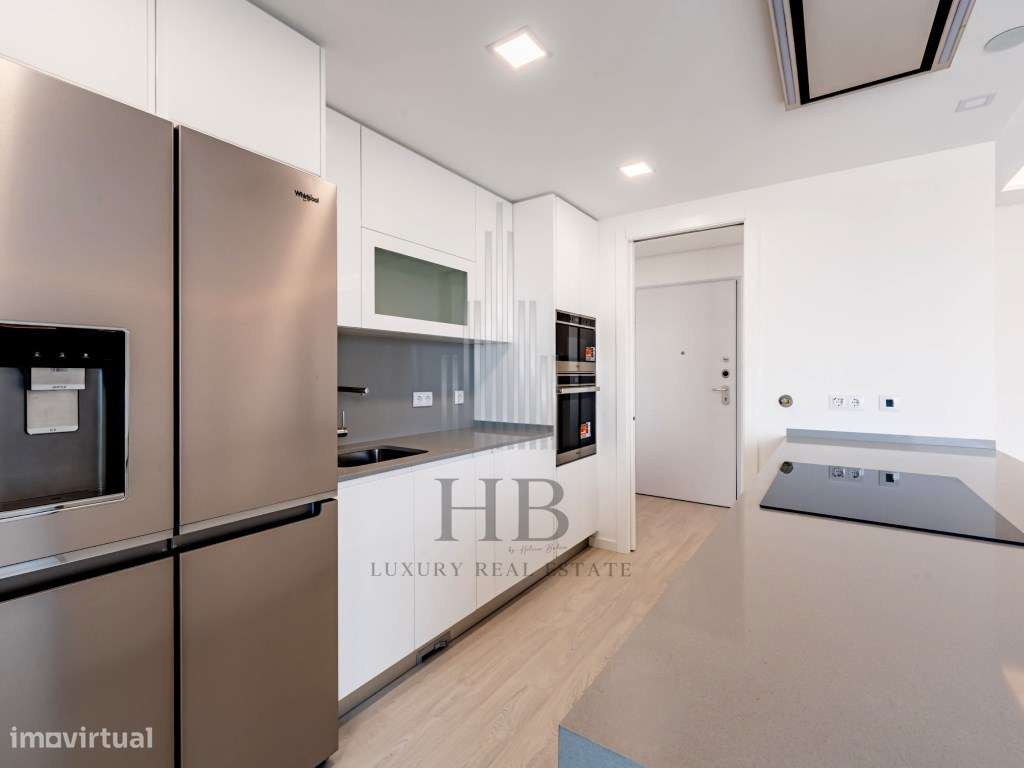Apartamento T2 com Rooftop Privado, Piscina e Vista Panorâmica-17