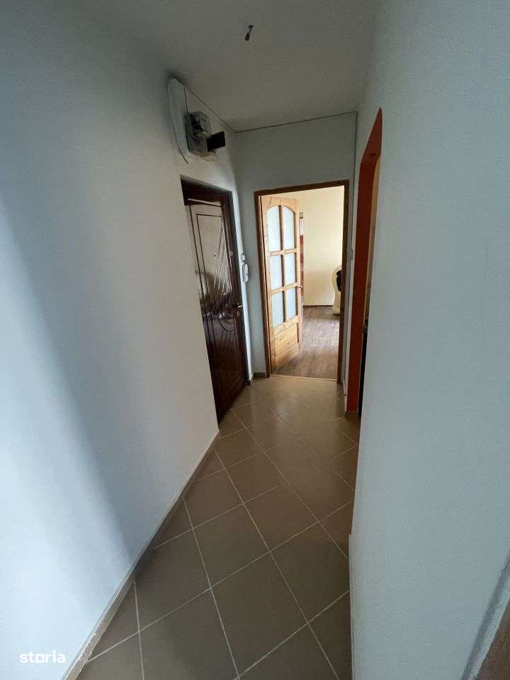 De vanzare apartament cu 3 camere, etajul 2, Dealul Florilor-5