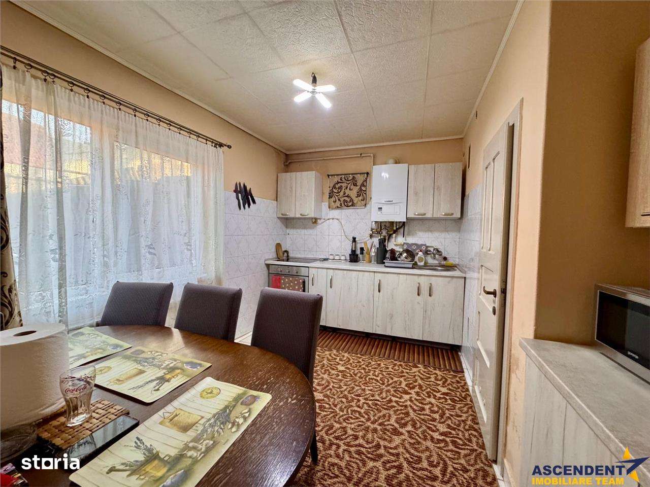 Casa potential: activitati comerciale, birouri, locuire multifamiliala - Imagine principală: 2/20