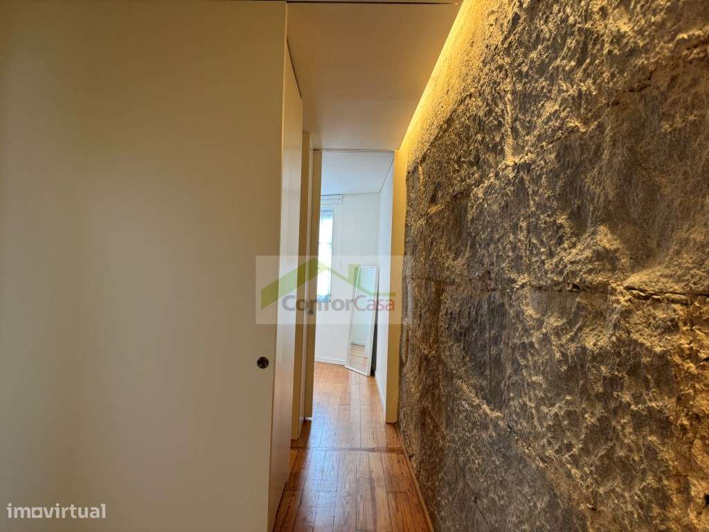 Apartamento T2 Mobilado com ar condicionado no centro histórico de ... - Grande imagem: 5/14