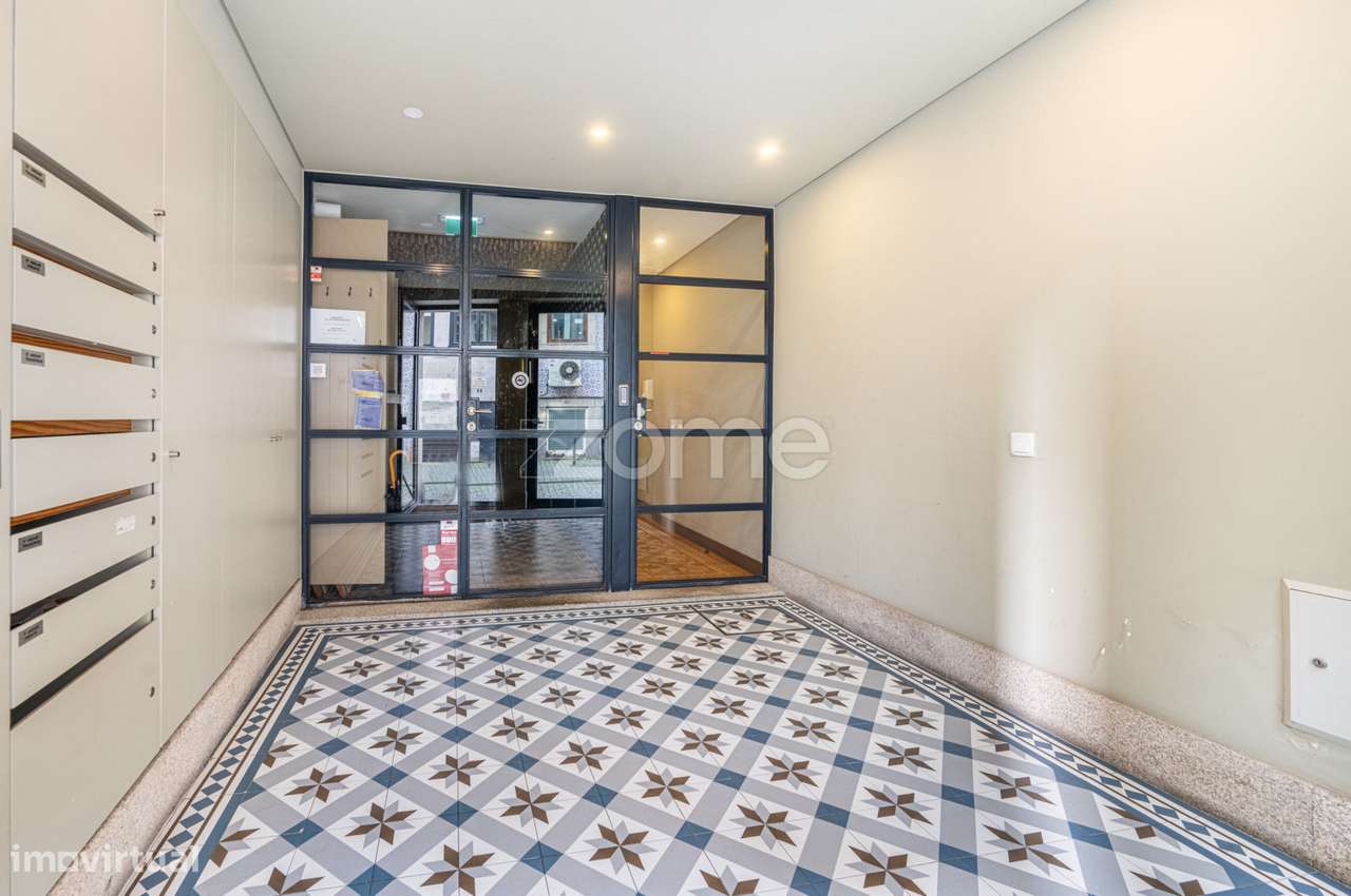 Apartamento T0+1 com Licença AL no coração do Porto - Grande imagem: 4/19