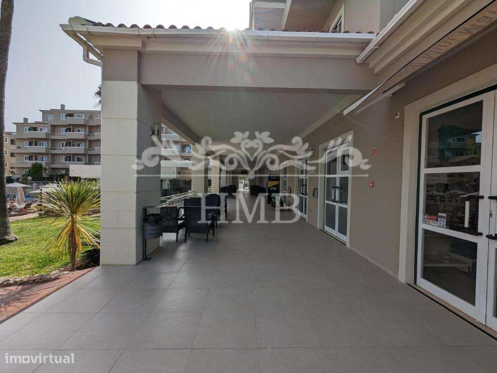 Apartamento T1+1 em Alvor, piscina e garagem-29