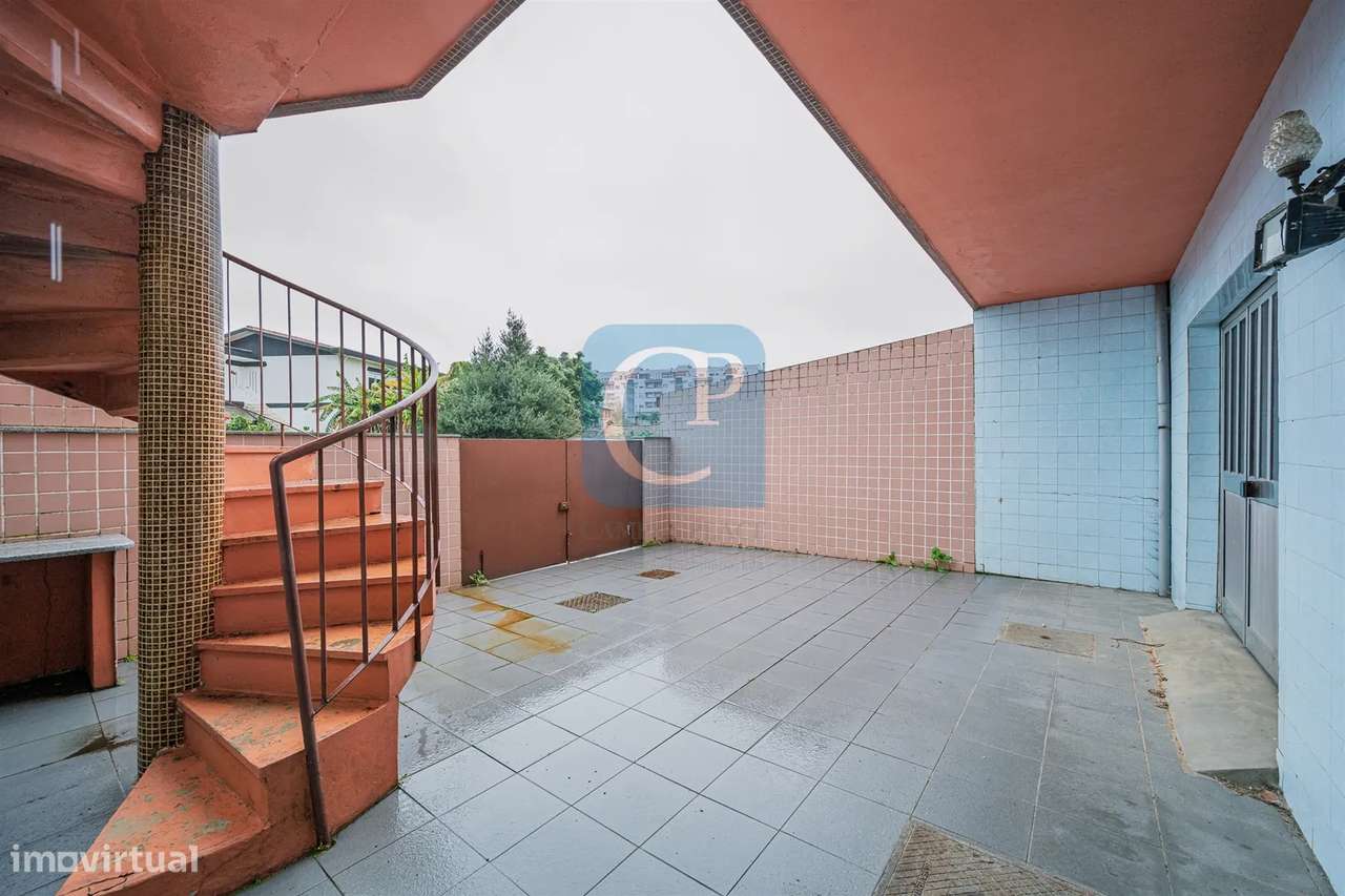 Moradia com dois apartamentos independentes em Vila Nova de Gaia-38