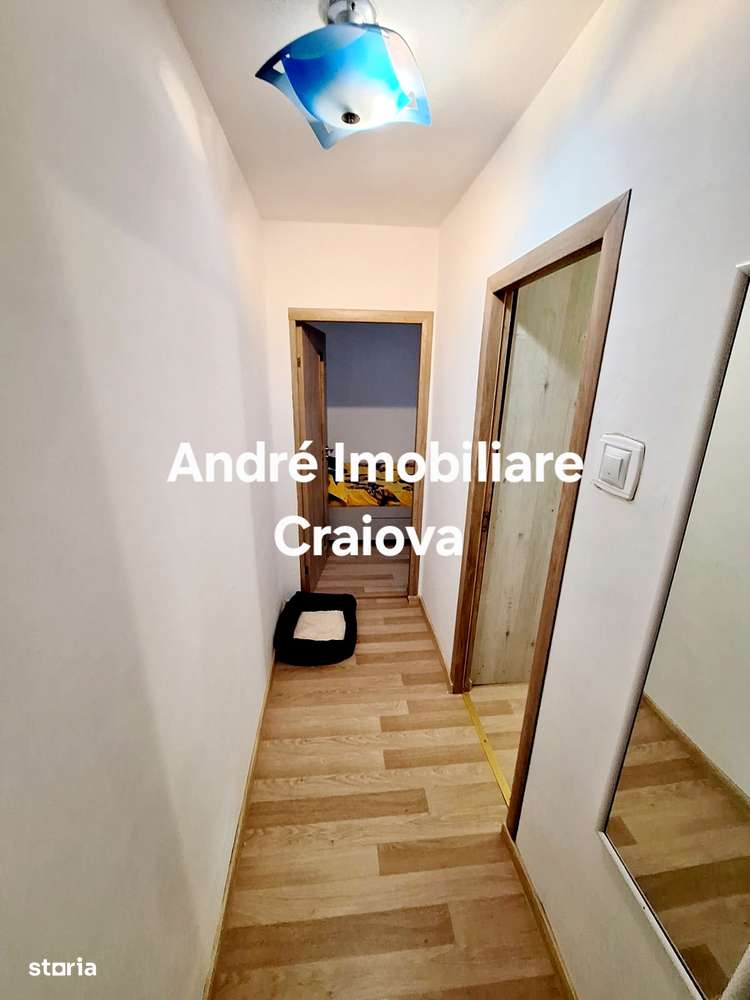 Apartament 3 camere în Craiovița Nouă, parter, centrală termică - Imagine principală: 5/8