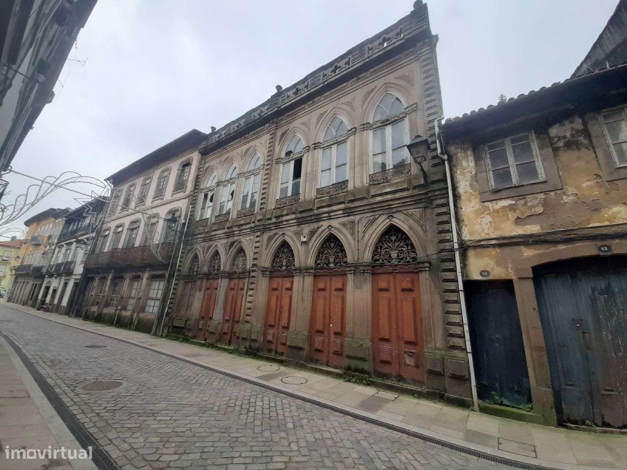 Prédio no centro da vila - Grande imagem: 4/6