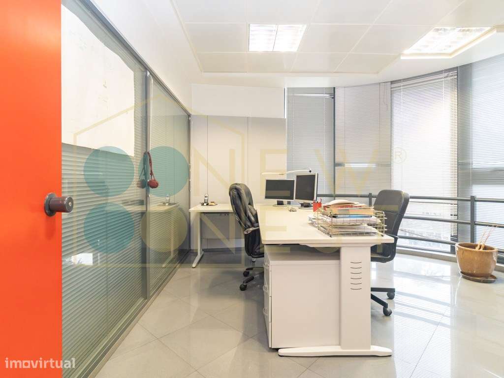 Escritório amplo com terraço de 77m2 na baixa de Setúbal, com possi...-16
