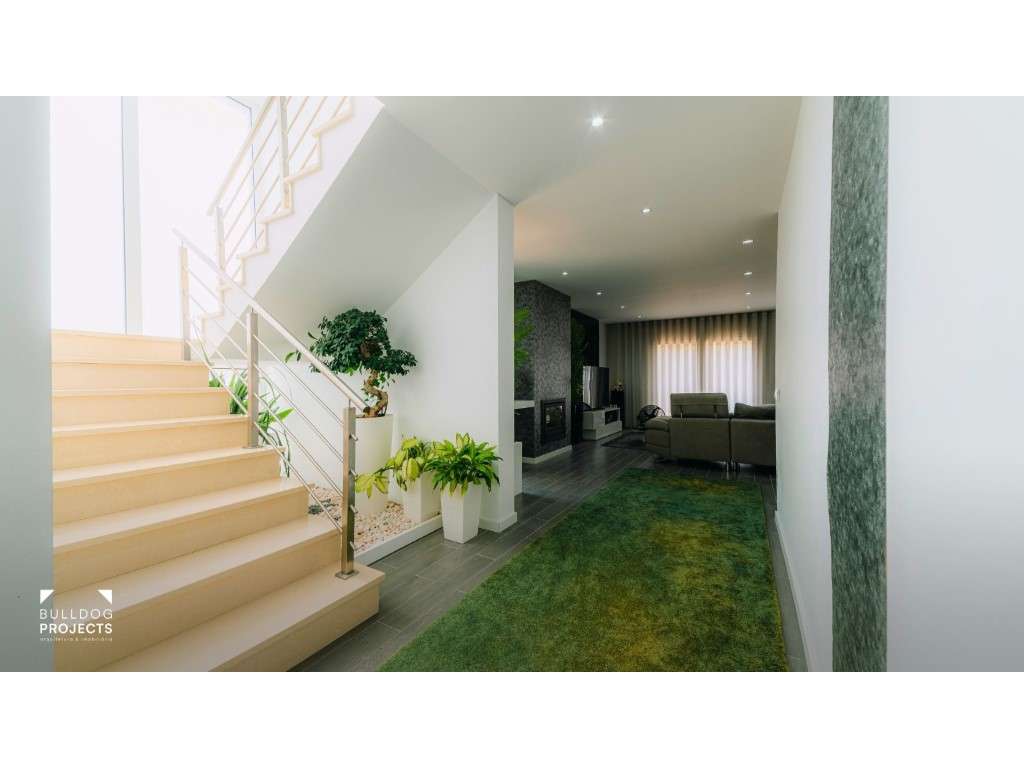 Moradia Isolada T4 Triplex Venda Coimbra-19